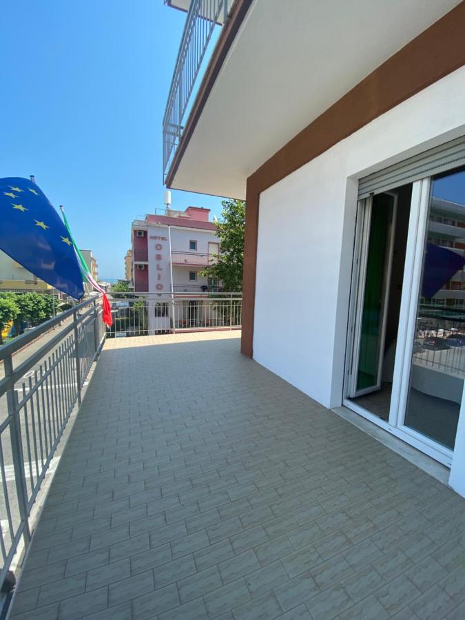 Hotel Nova Dhely Rimini Exteriér fotografie