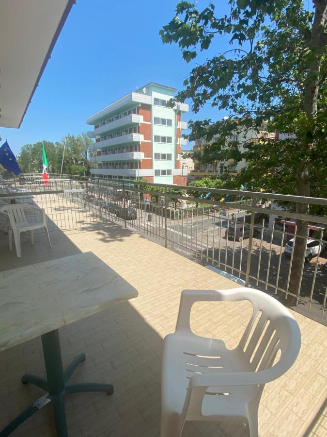 Hotel Nova Dhely Rimini Exteriér fotografie