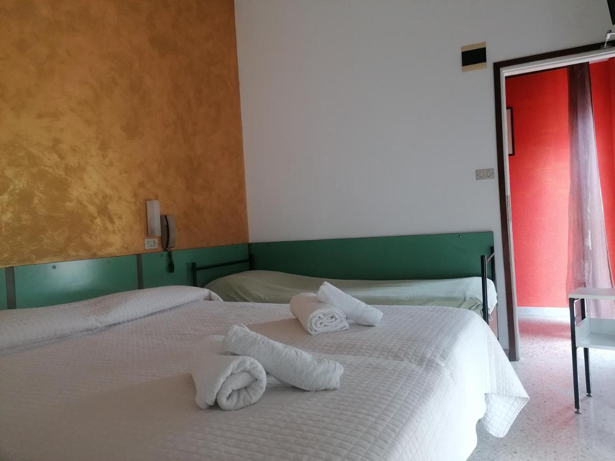 Hotel Nova Dhely Rimini Exteriér fotografie