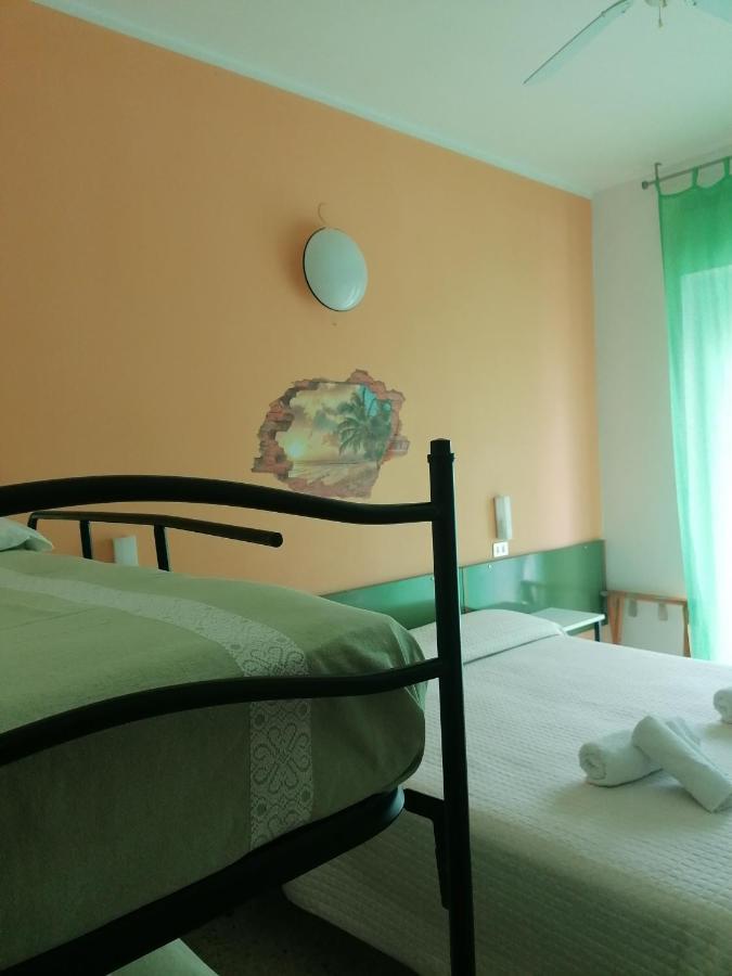 Hotel Nova Dhely Rimini Exteriér fotografie