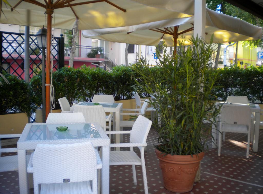 Hotel Nova Dhely Rimini Exteriér fotografie